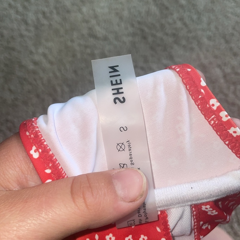 SHEIN Red and White Floral Bikini 2 piece bikini swim wear size small tie top - Picture 6 of 6